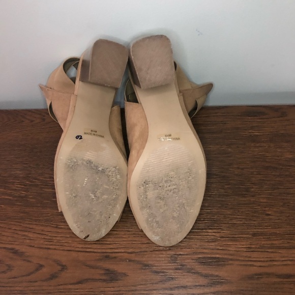 Gently used 8.5 tan heels - Picture 7 of 7